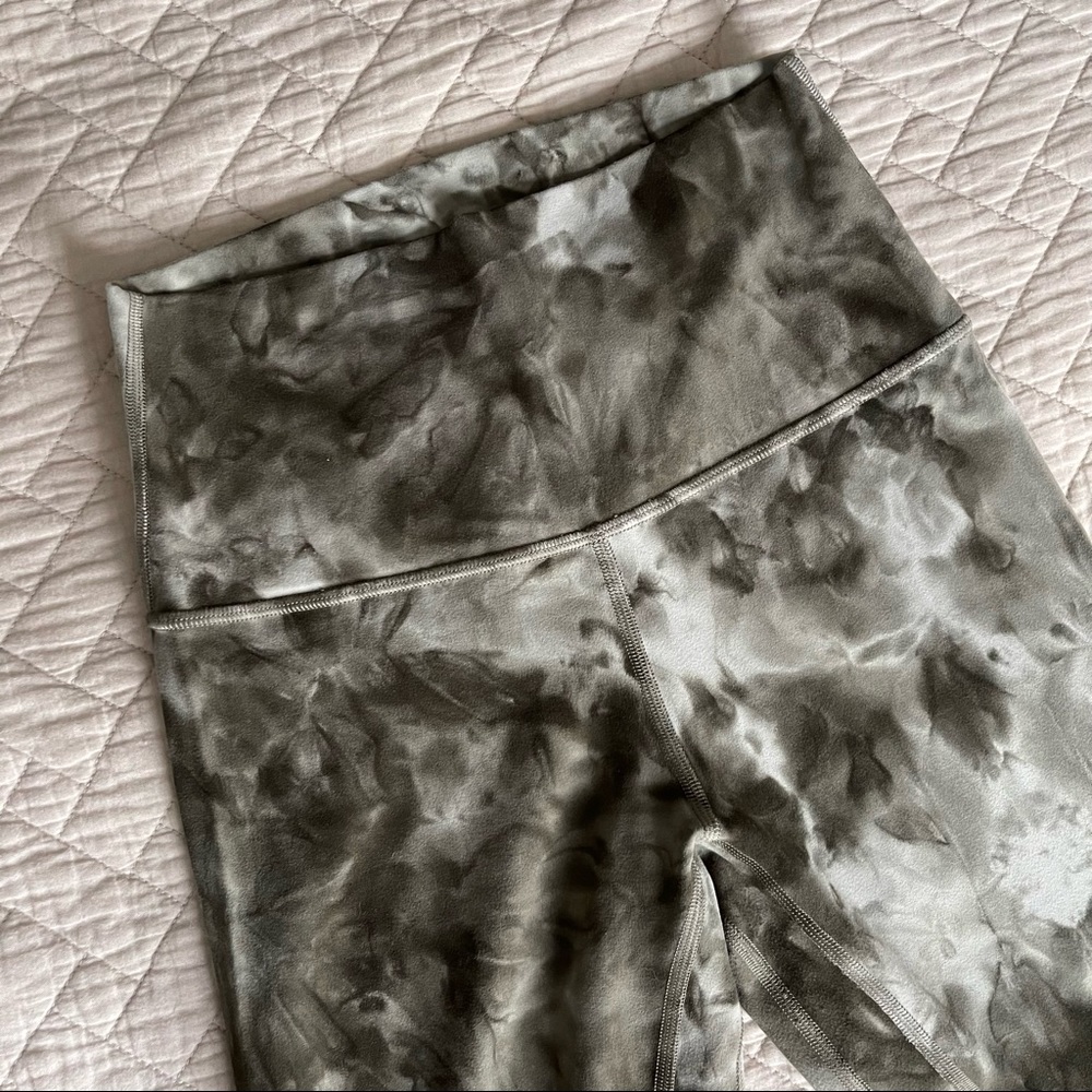 Lululemon Aligns - image 3